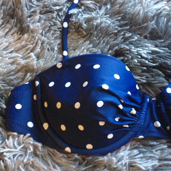 Blue and white polka dot bikini with underwire - Picture 2 of 2